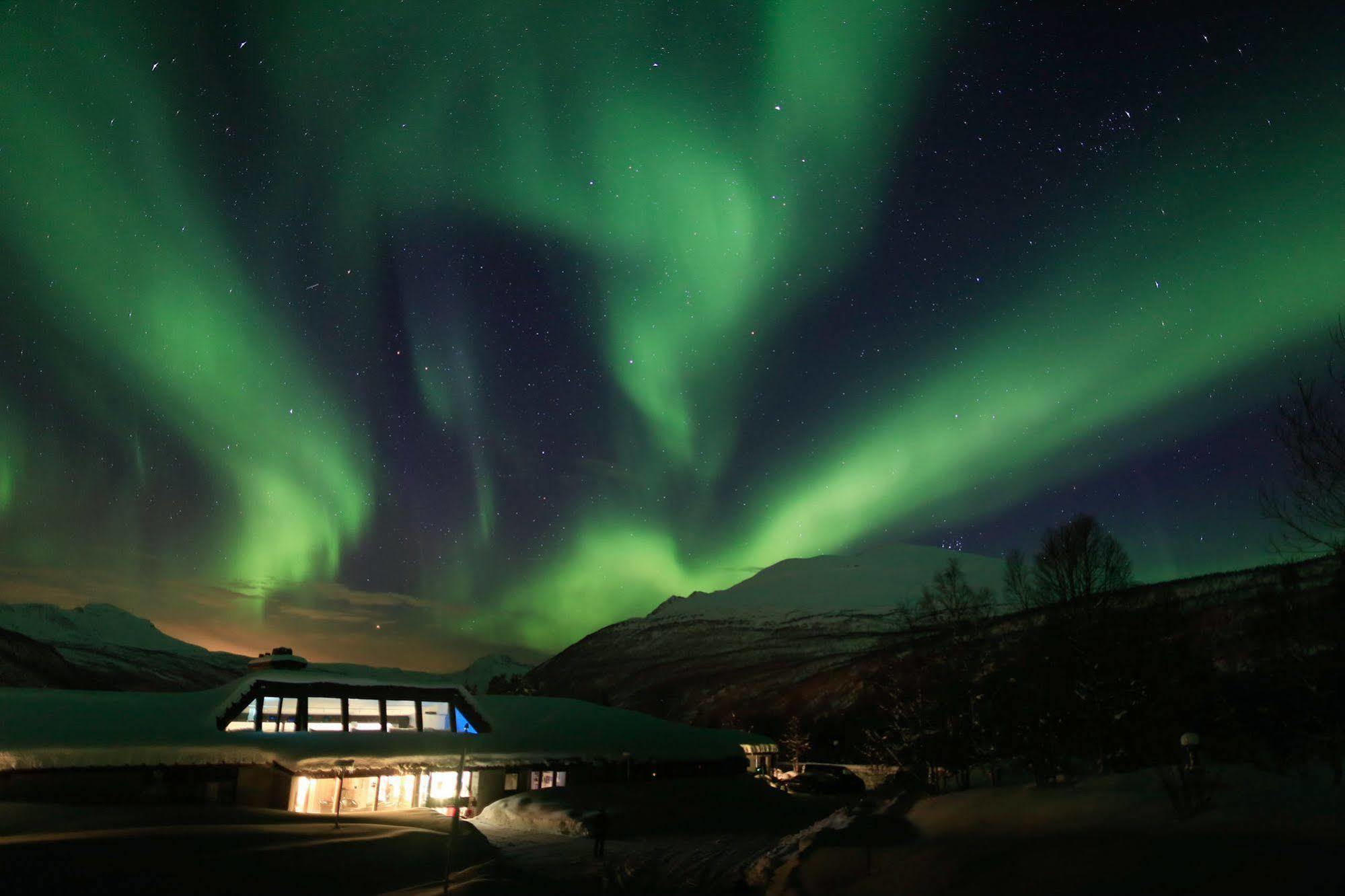 Готель Fjellkysten Tennevoll Екстер'єр фото